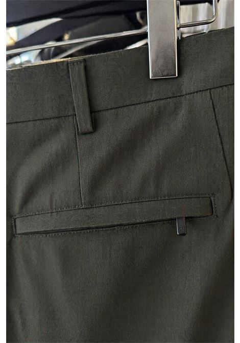 Pantalone PT Torino verde scuro Active in cotone con vestibilità contemporanea PT TORINO | Pantaloni | CO-ASEPZZ0KLT0445